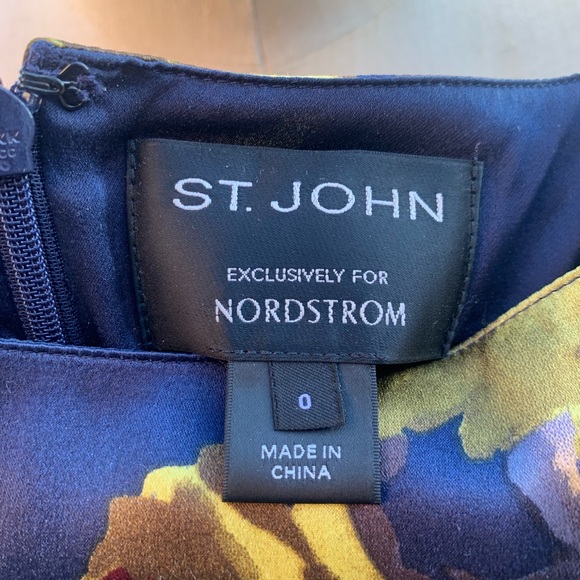 NWOT Women Navy Floral Silk Stretch St. John Dress - Picture 2 of 4